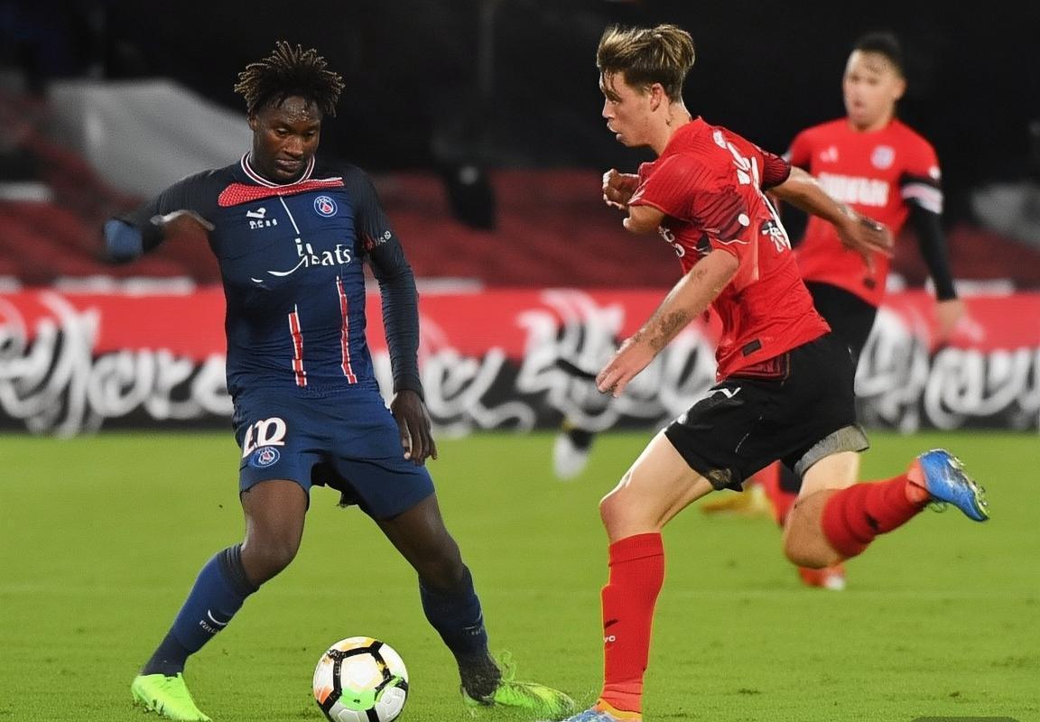 巴黎日尔曼VS亚眠：关键球员表现分析，球星闪耀与新锐崛起(图4)