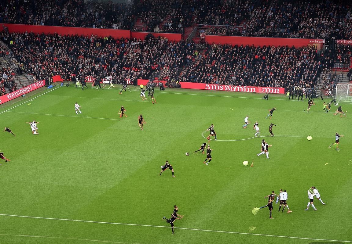 般尼茅夫VS哈德斯：英超激战对决精彩解析